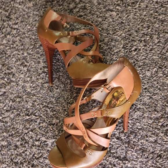 Michael Kors size 7.5 - Picture 14 of 16